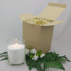 Белая насыпная свеча 15 см в коробочке.