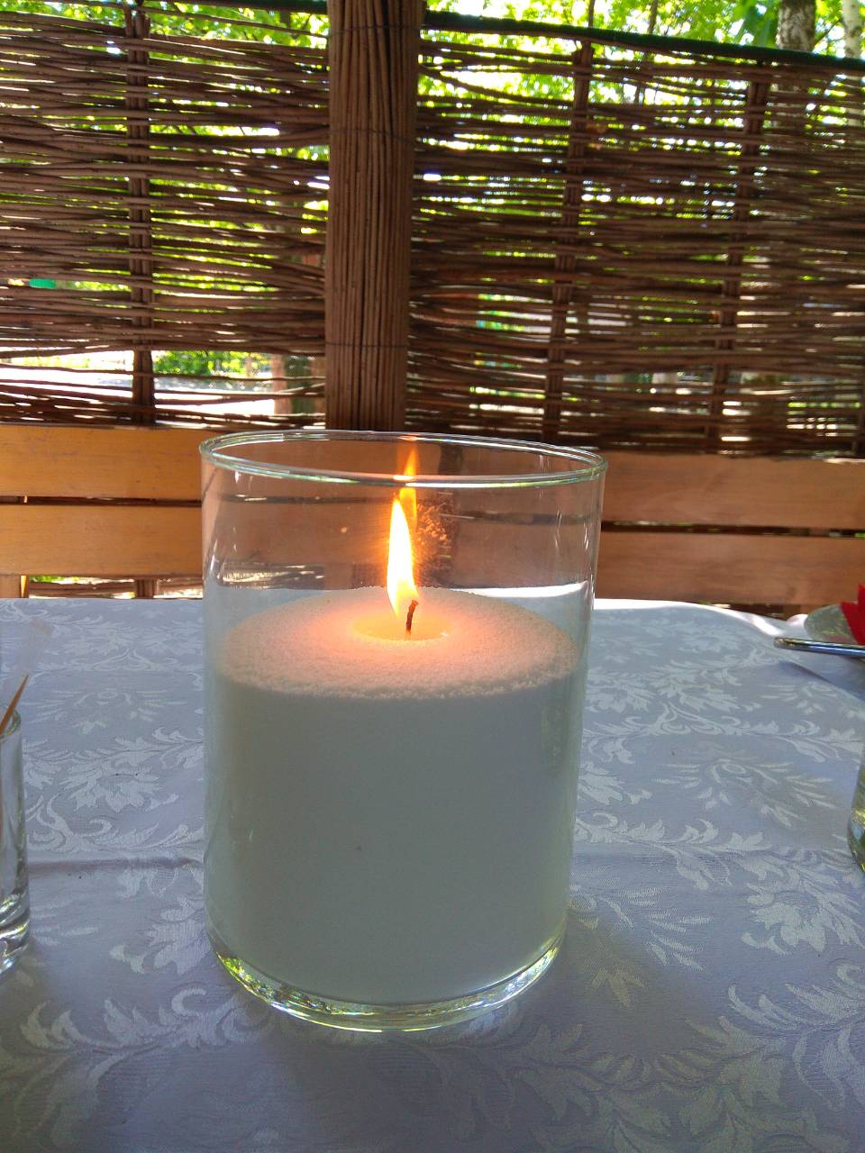 Оформление праздника насыпными свечами в ресторане “Хуторок на Березановке”