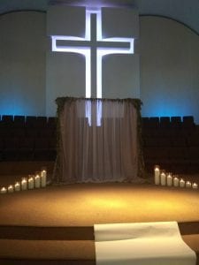 Оформление насыпными свечами Христиано-Баптистского храма