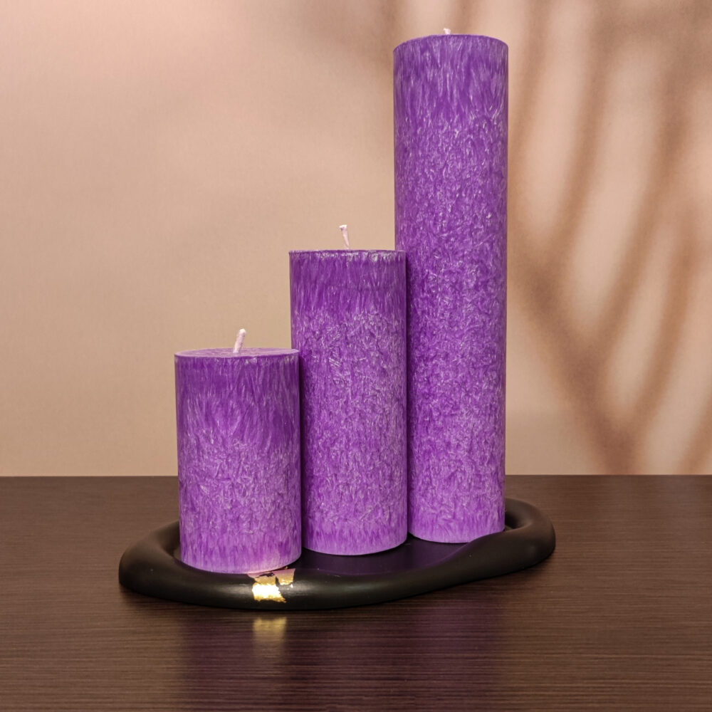 Фіолетові свічки з пальмового воску.