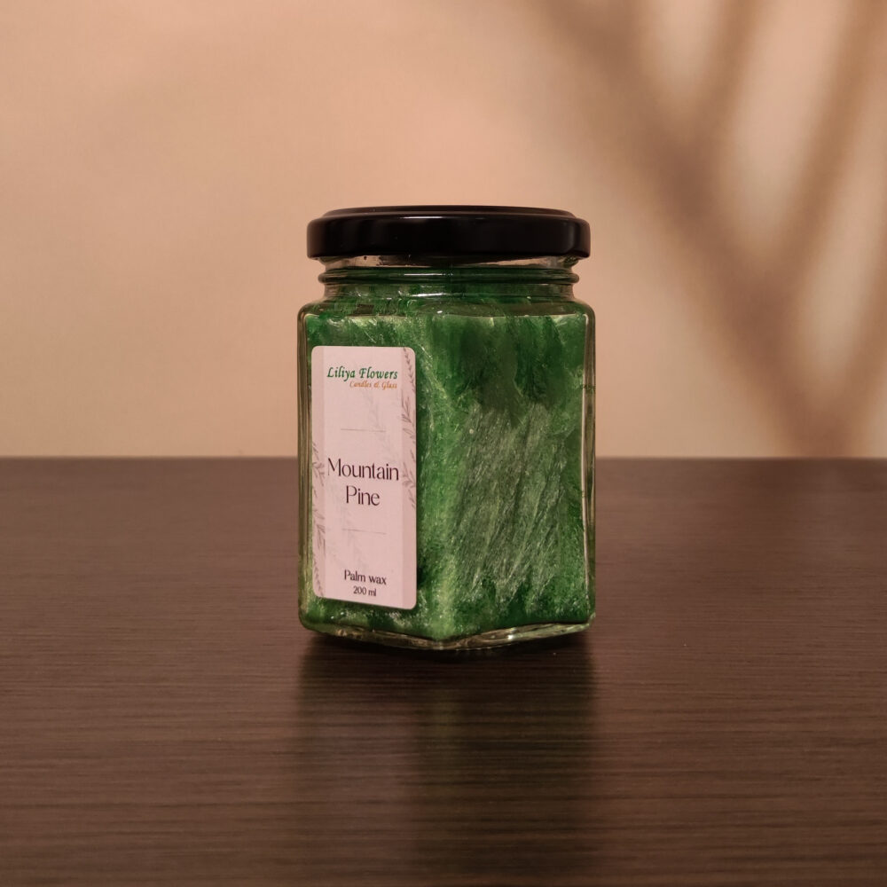 Зелена свічка Mountain Pine з пальмового воску з ароматом